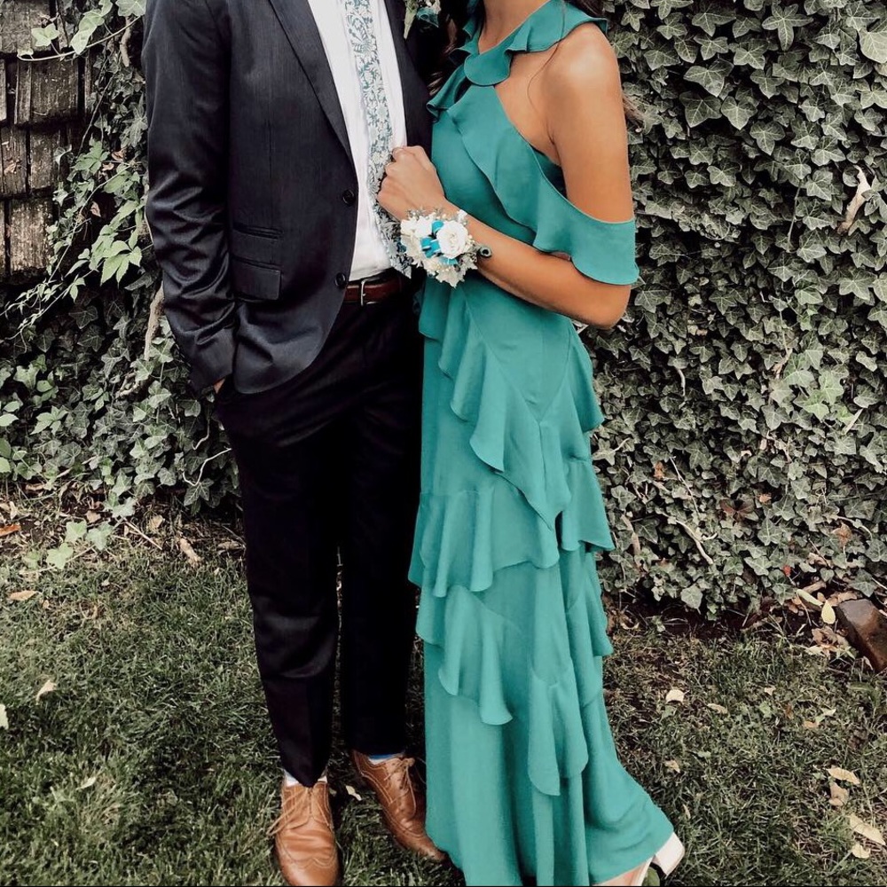 Bcbg Maxazaria ruffle cold shoulder gown